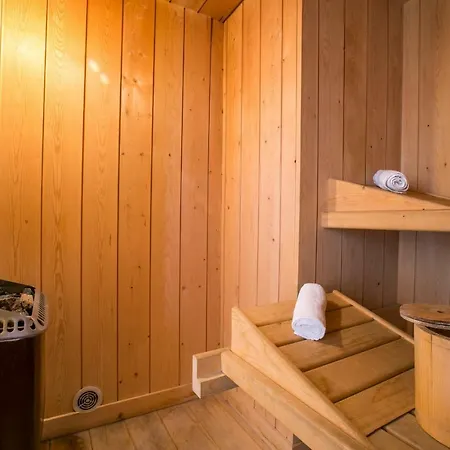 Les Praz-de-chamonix Chalet Sleeps 11 Шамони