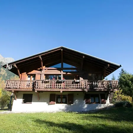 Les Praz-de-chamonix Chalet Sleeps 11