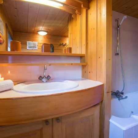 Les Praz-de-chamonix Chalet Sleeps 11 Шале