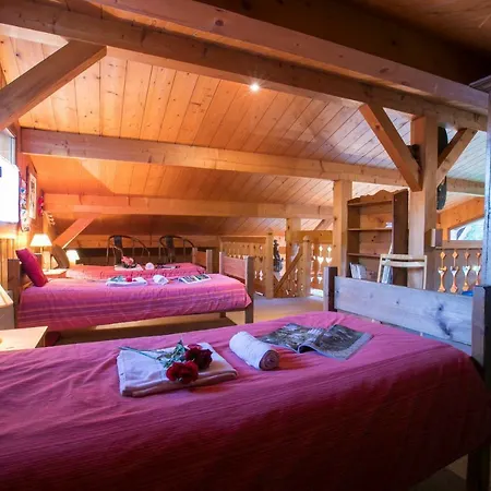 Шале Les Praz-de-chamonix Chalet Sleeps 11 Шамони