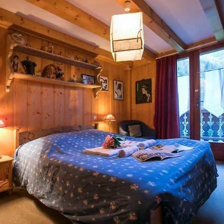 Шале Les Praz-de-chamonix Chalet Sleeps 11