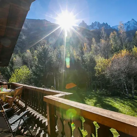 Шале Les Praz-de-chamonix Chalet Sleeps 11 *