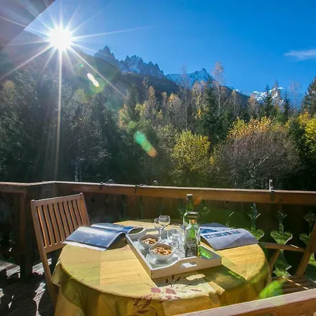 Шале Les Praz-de-chamonix Chalet Sleeps 11 *