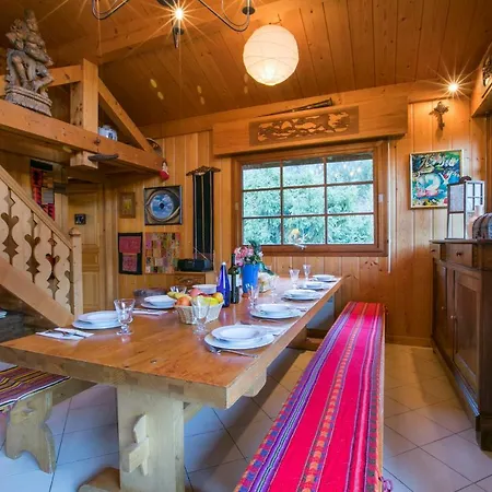 Шале Les Praz-de-chamonix Chalet Sleeps 11 Шамони