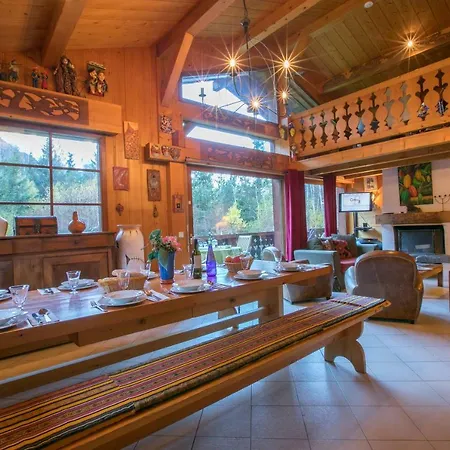 Les Praz-de-chamonix Chalet Sleeps 11 *